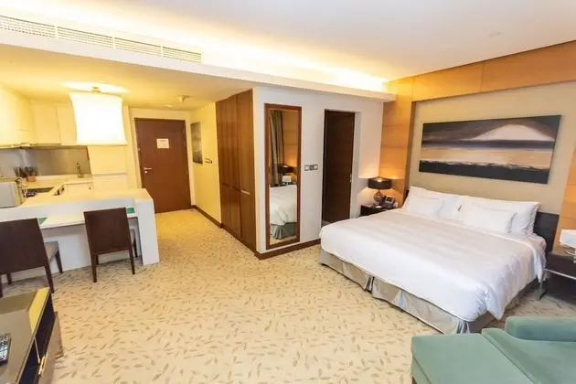 Premier Studio with Partial Burj View