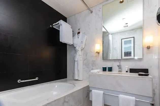 Premier Studio with Partial Burj View