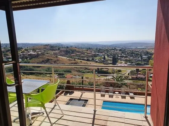 Deluxe Oda, 1 Büyük (Queen) Boy Yatak, Balkon, Dağ Manzaralı