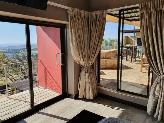 Deluxe Oda, 1 Büyük (Queen) Boy Yatak, Balkon, Dağ Manzaralı
