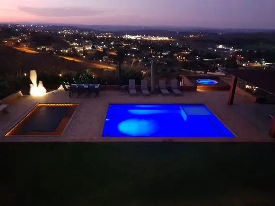 Deluxe Oda, 1 Büyük (Queen) Boy Yatak, Balkon, Dağ Manzaralı