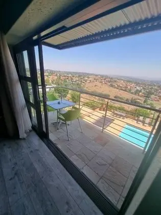 Deluxe Oda, 1 Büyük (Queen) Boy Yatak, Balkon, Dağ Manzaralı