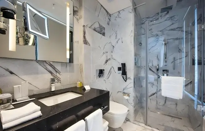 Sehir Manzaralı Cift Odalı Apartment Odası