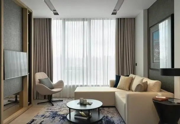 Sehir Manzarali Tek Yatak Odali Apartment Odasi