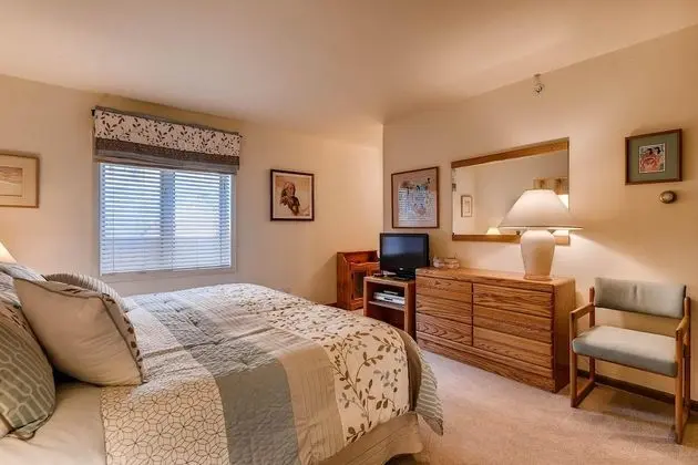 Daire, 1 En Büyük (King) Boy Yatak ve Çekyat (Westwind 109 1BD 1.5BA Gold Condo)