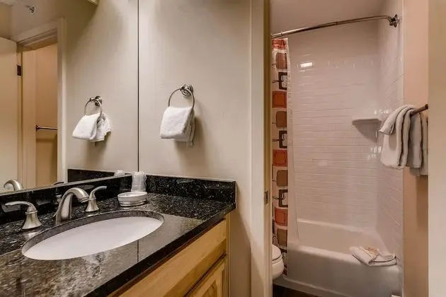 Daire, Birden Çok Yatak (Westwind 306 2BD 2BA condo)