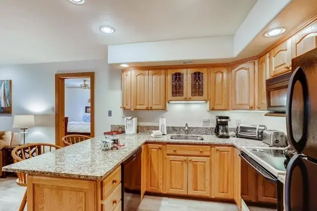 Daire, 1 En Büyük (King) Boy Yatak ve Çekyat (Westwind 308 2BD Gold Condo with A-C)