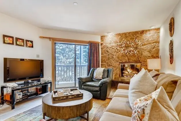 Daire, 1 En Büyük (King) Boy Yatak ve Çekyat (Westwind 308 2BD Gold Condo with A-C)