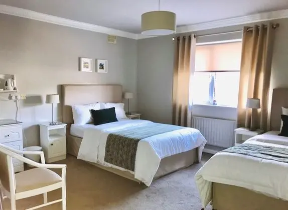 Üç Kişilik Oda