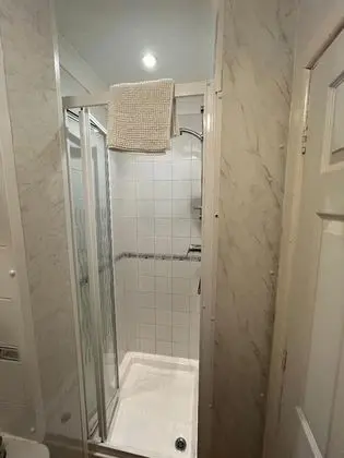 Classic Tek Büyük Yataklı Oda, Banyolu/Duşlu (Costal View 1st Floor)