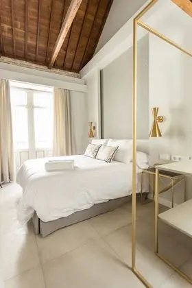 Junior Tek Büyük Yataklı Oda