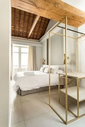 Junior Tek Büyük Yataklı Oda