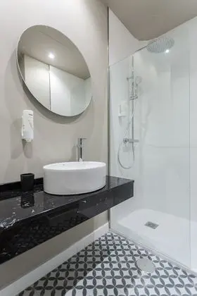 Junior Tek Büyük Yataklı Oda