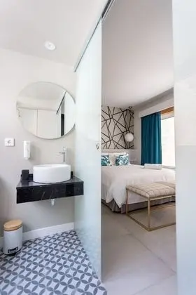 Standard Tek Büyük Yataklı Oda