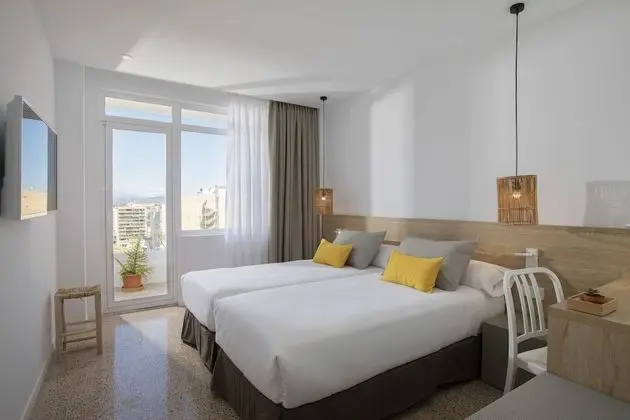 Büyük Yataklı Tek Kişilik Oda, Balkon