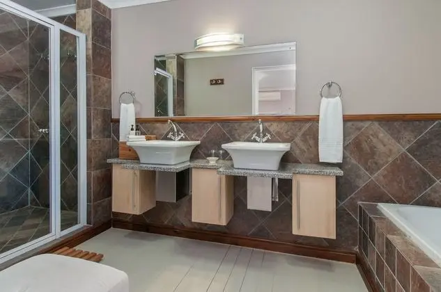 Standard Oda, 1 Büyük (Queen) Boy Yatak, Koy Manzaralı