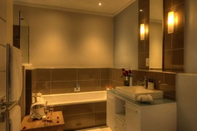 One Bedroom Apartment