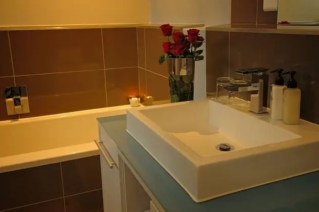 One Bedroom Apartment