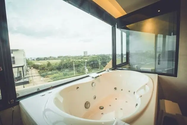 Two Bedrooms 1 King and 2 Single Beds - Transfer from Hua Hin Airport