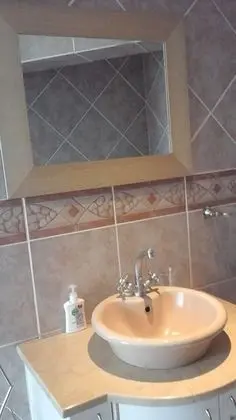 Tek Büyük Yataklı Oda, Ortak Banyo