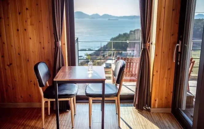 Deluxe Tek Büyük Yataklı Oda, Jakuzi, Okyanus Manzaralı (MobyDick)