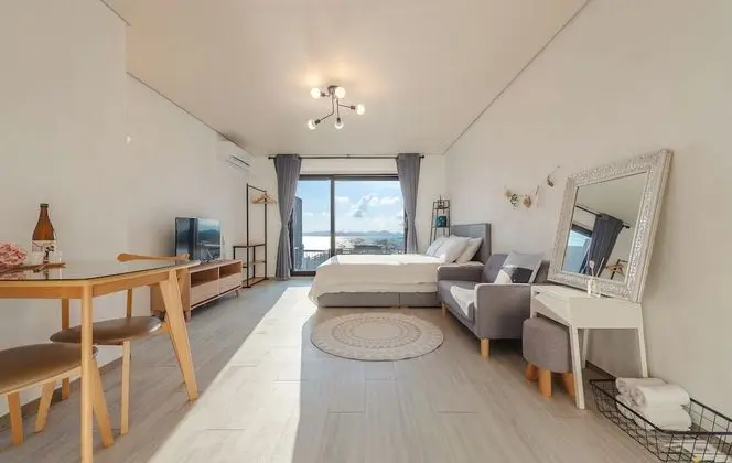 Superior Tek Büyük Yataklı Oda, Teras, Okyanus Manzaralı (Shamu)