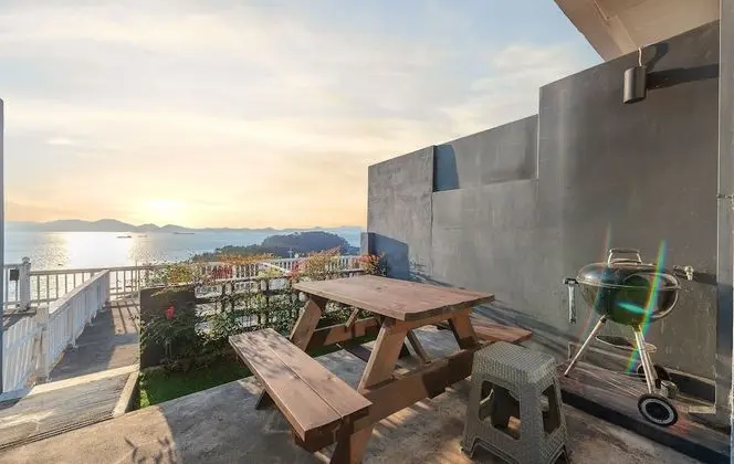 Superior Tek Büyük Yataklı Oda, Teras, Okyanus Manzaralı (Shamu)