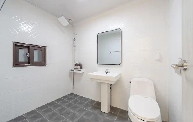 Superior Tek Büyük Yataklı Oda, Teras, Okyanus Manzaralı (Shamu)