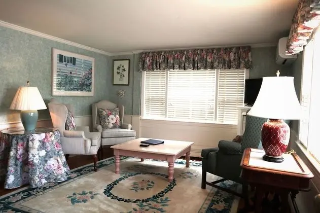 Luxury Tek Büyük Yataklı Oda, Banyolu/Duşlu, Bahçe Manzaralı (Barn Suite 1)