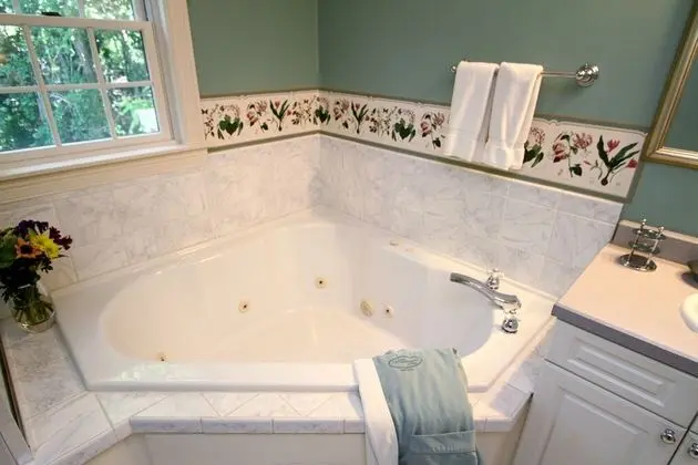 Luxury Tek Büyük Yataklı Oda, Banyolu/Duşlu (Carriage House 6)