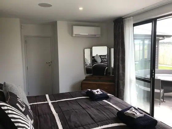 Ev