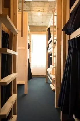 Ortak Ranzalı Oda, Karma Ranzalı Oda