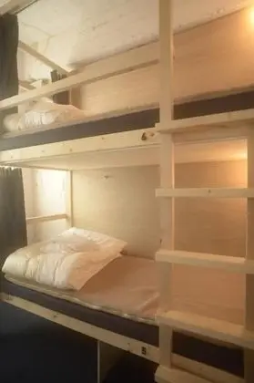 Ortak Ranzalı Oda, Karma Ranzalı Oda