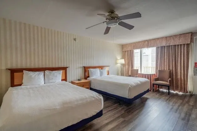Standard Room, Two Queen Beds, Disability Access. (2 Queen Beds)