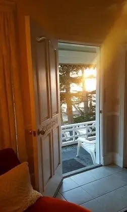 East Lake Queen Spa Ocean with Balcony