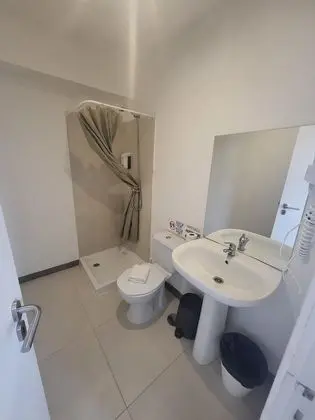 City Dört Kişilik Oda, Özel Banyo