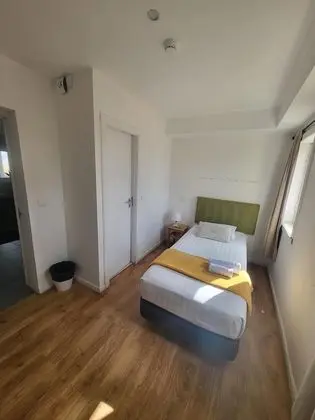 City Dört Kişilik Oda, Özel Banyo
