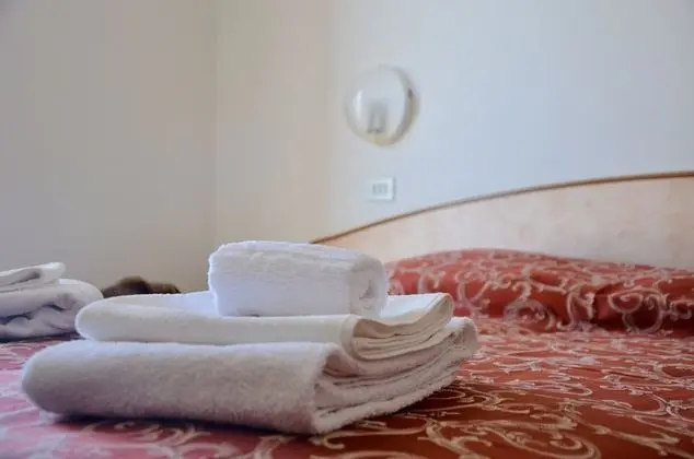 Classic Tek Büyük veya İki Ayrı Yataklı Oda, 2 Yatak Odası, Balkon, Avlu Manzaralı