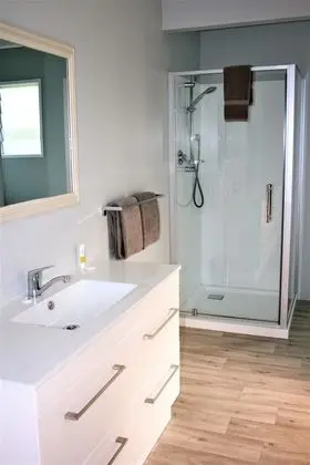 Büyük Yataklı Tek Kişilik Oda