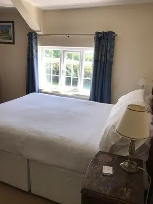 Traditional Tek Büyük Yataklı Oda
