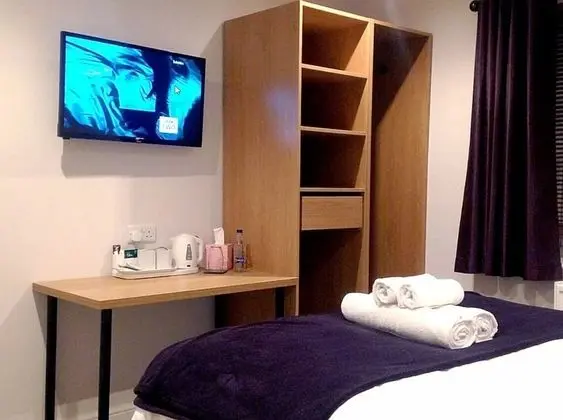 Tek Büyük Yataklı Oda, Banyolu/Duşlu, Zemin Kat