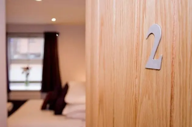 Tek Büyük Yataklı Oda, Banyolu/Duşlu, Zemin Kat