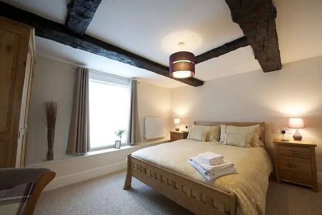 King Room (Holly)