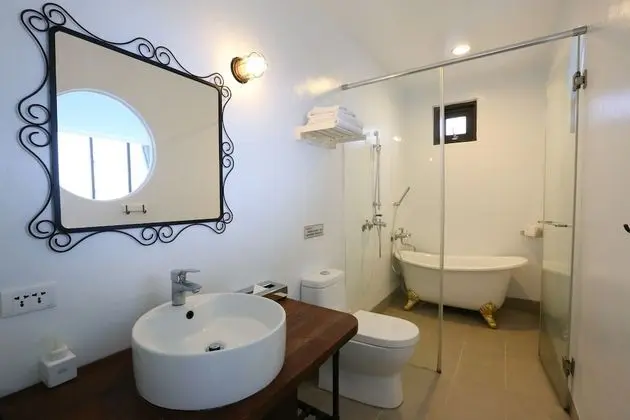 Luxury Tek Büyük Yataklı Oda, 1 Büyük (Queen) Boy Yatak, Küvet, Okyanus Manzaralı