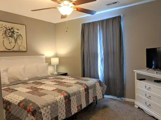 Daire (Whimsy Vibes - Side by side Condo's -)