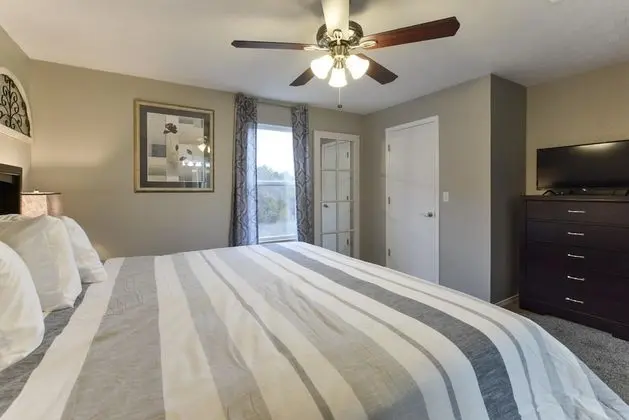 Daire (Whimsy Vibes - Side by side Condo's -)
