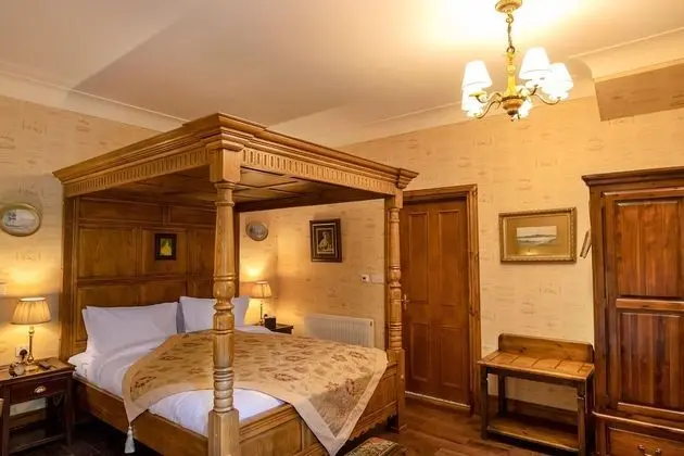 Four Poster Junior Suite