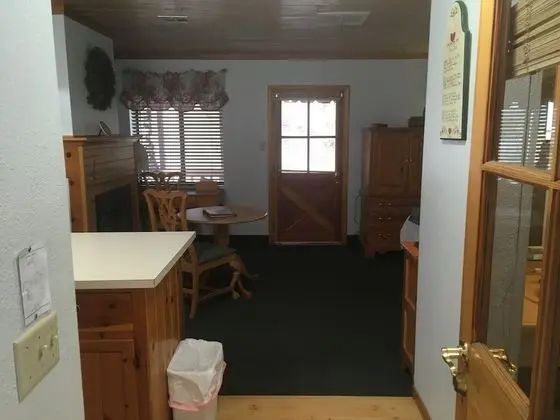 Creekview Kitchenette