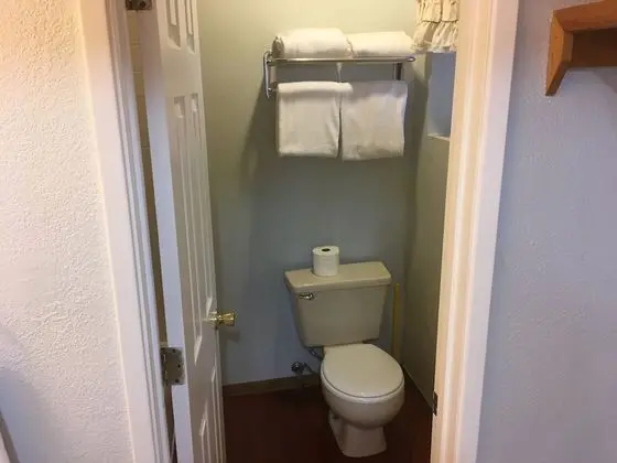 Creekview Kitchenette