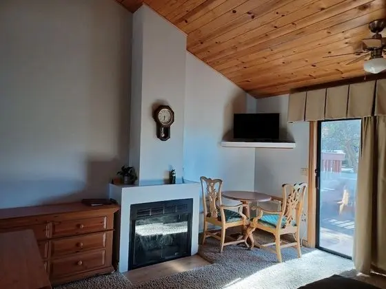 Mountain View King + Single